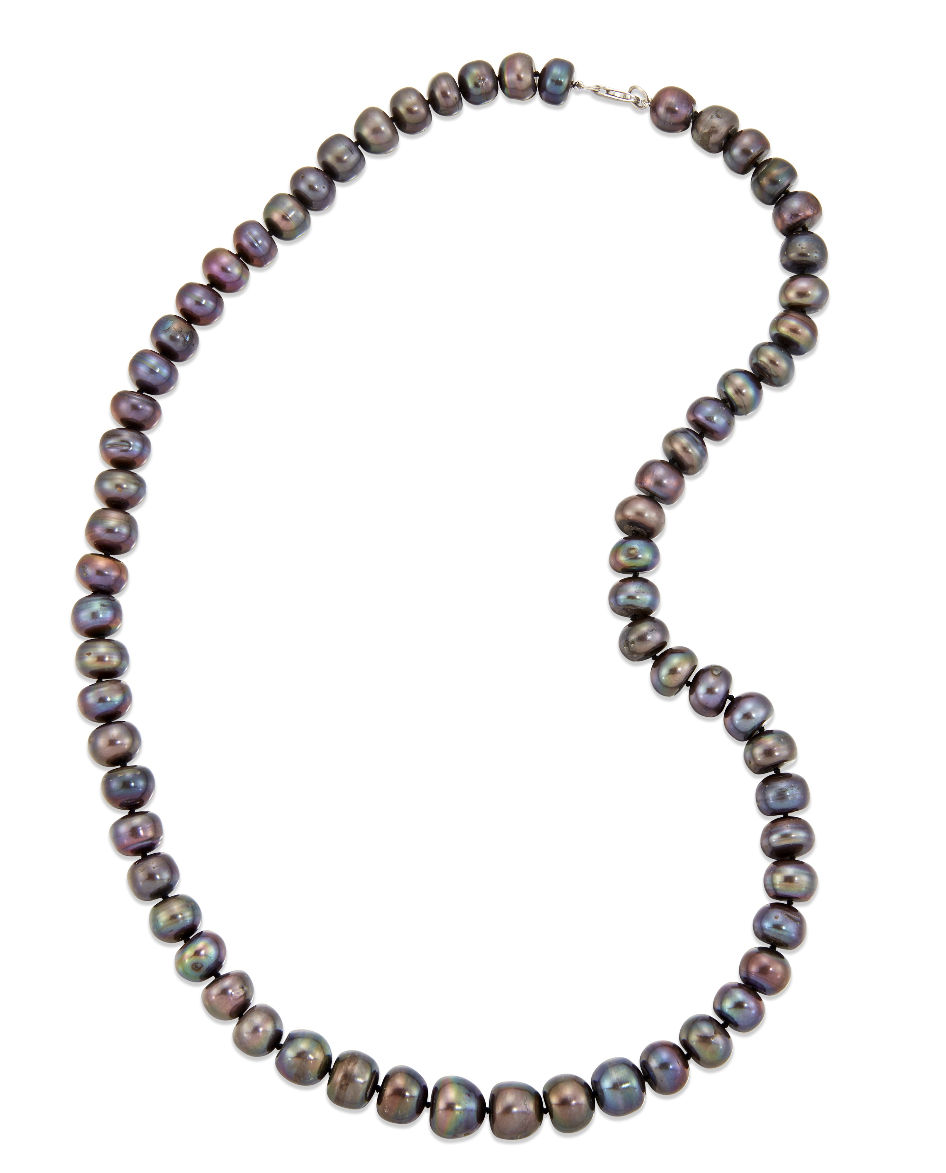 Lot 1558 - A BLACK CULTURED PEARL NECKLACE