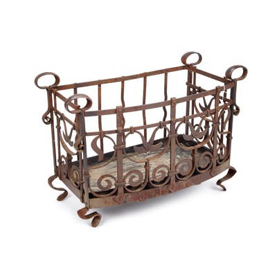 Lot 167 - AN ARTS AND CRAFTS WROUGHT IRON FIRE BASKET