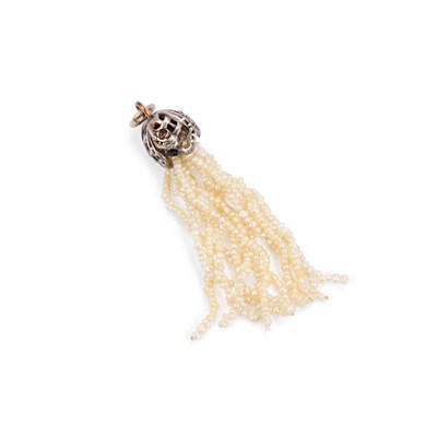 Lot 630 - AN EARLY VICTORIAN SEED PEARL TASSEL PENDANT