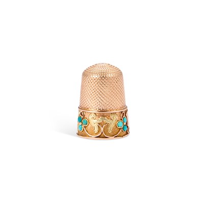 Lot 598 - A TURQUOISE-SET THIMBLE