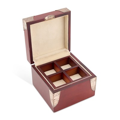 Lot 162 - AN ELIZABETH II SILVER-MOUNTED MAHOGANY JEWELLERY BOX