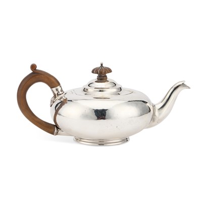 Lot 213 - PAUL STORR: A WILLIAM IV SILVER TEAPOT