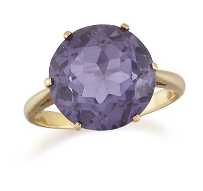 Lot 1737A - A SYNTHETIC COLOUR-CHANGE SAPPHIRE RING