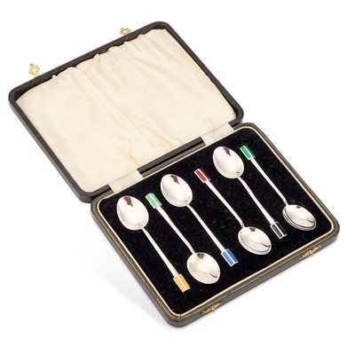 Lot 324 - A SET OF SIX ART DECO SILVER AND ENAMEL TEASPOONS