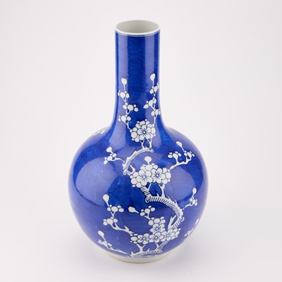 Lot 74 - A LARGE CHINESE BLUE AND WHITE 'PRUNUS' VASE