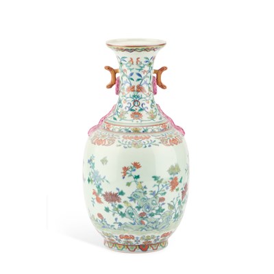 Lot 48 - A CHINESE DOUCAI VASE