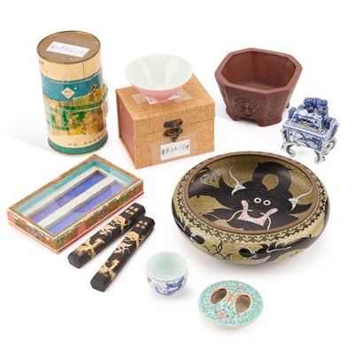 Lot 164 - A GROUP OF ORIENTAL ITEMS