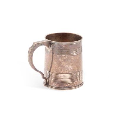 Lot 468 - A GEORGE III SILVER MUG