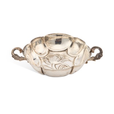 Lot 243 - AN EARLY 19TH CENTURY AUSTRIAN TWO-HANDLED BOWL