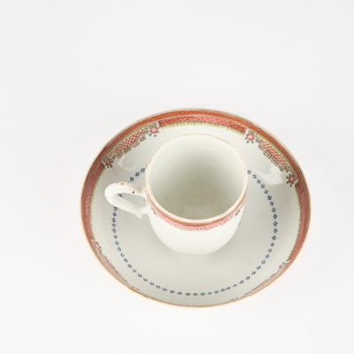 Lot 162 - AN 18TH CENTURY CHINESE FAMILLE ROSE CUP AND SAUCER