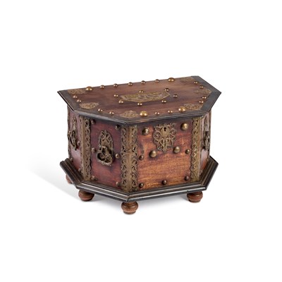 Lot 754 - A DUTCH EAST INDIES BRASS-MOUNTED PADOUK CHEST