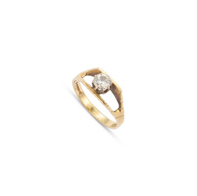 Lot 594 - AN 18 CARAT GOLD DIAMOND RING