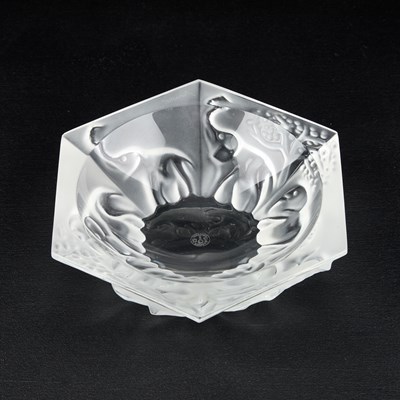 Lot 116 - A BACCARAT HEXAGONAL BOWL