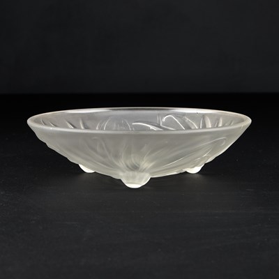 Lot 117 - AN ETLING GLASS BOWL