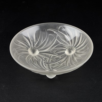 Lot 117 - AN ETLING GLASS BOWL