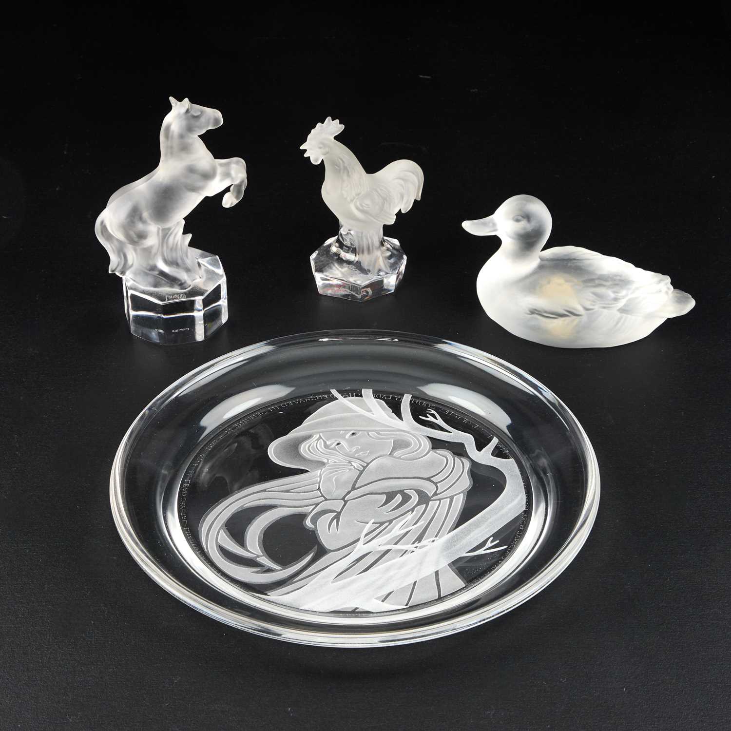 Lot 128 - TWO GOEBEL FROSTED GLASS MODELS OF ANIMALS, A NACHTMANN GLASS COCKEREL AND A MICHAEL YATES GLASS PLATE