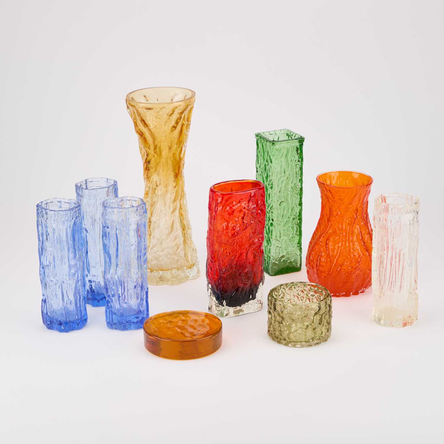 Lot 154 - A GROUP OF 20TH CENTURY ART GLASS INCLUDING BARK VASES
