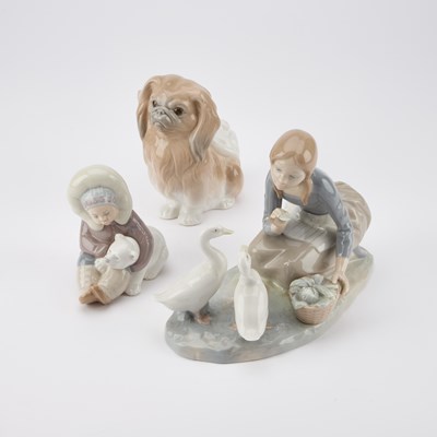 Lot 277 - THREE LLADRO MODELS