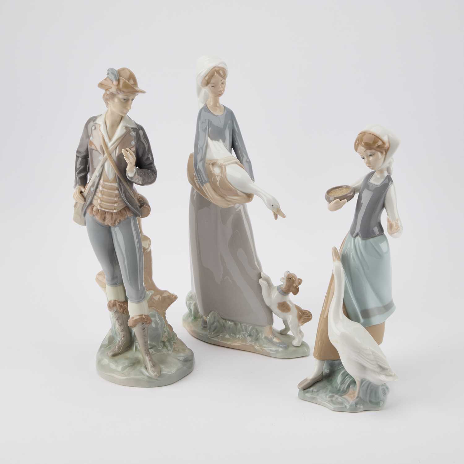 Lot 276 - THREE LLADRO FIGURES