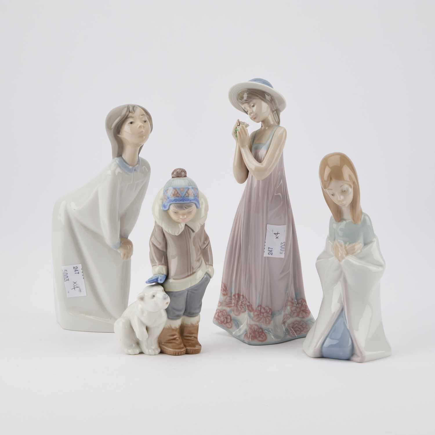 Lot 292 - FOUR LLADRO FIGURES