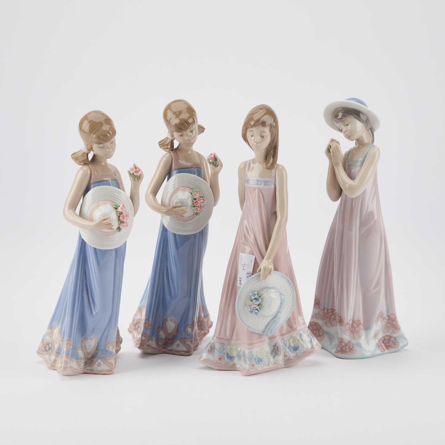 Lot 291 - FOUR LLADRO FIGURES