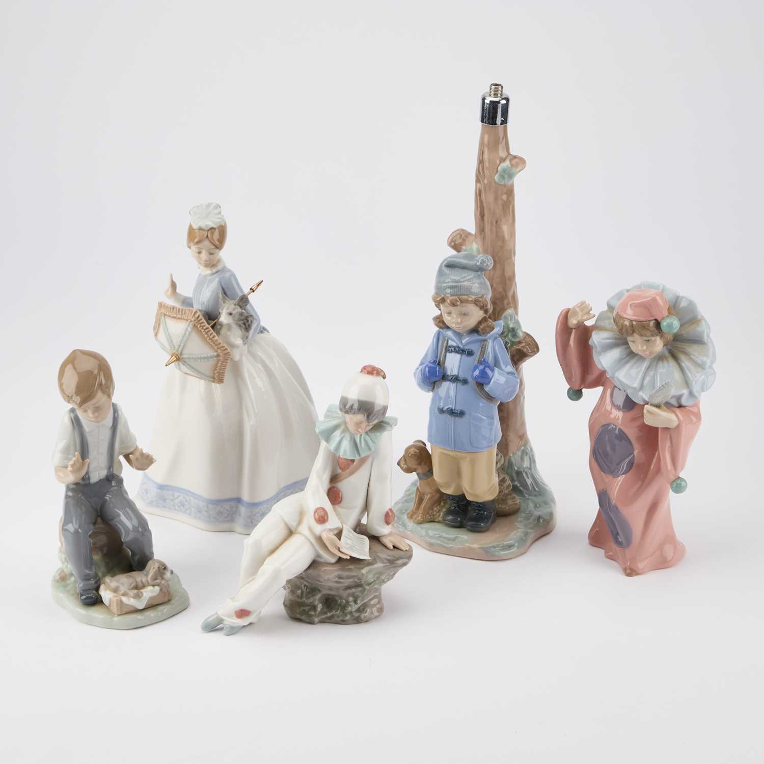 Lot 285 - FOUR NAO FIGURES AND A NAO LAMP BASE