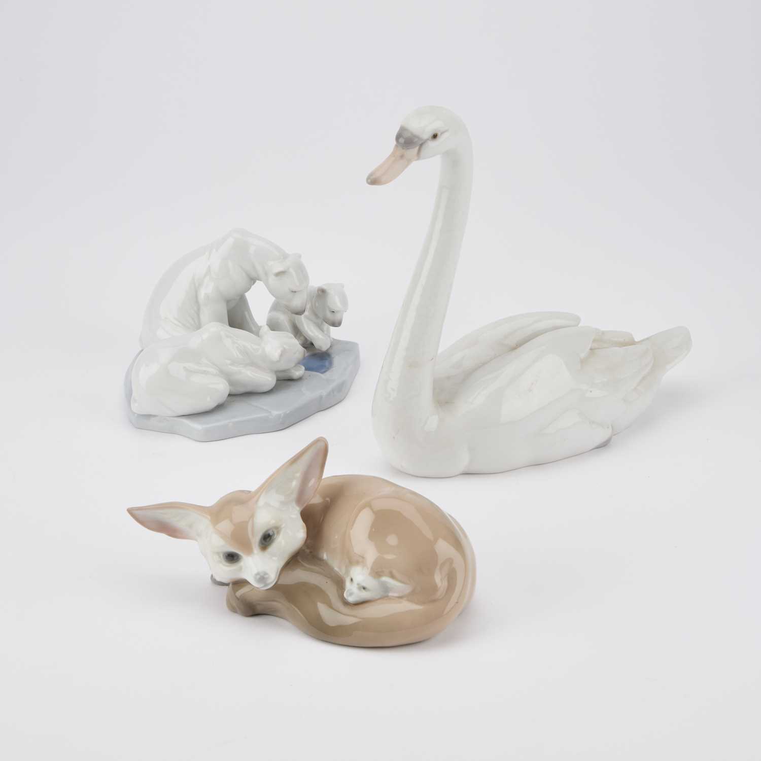 Lot 287 - THREE LLADRO MODELS OF ANIMALS