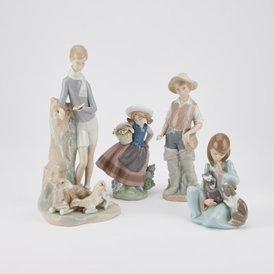 Lot 289 - FOUR LLADRO FIGURES