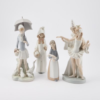 Lot 304 - FOUR LLADRO FIGURES