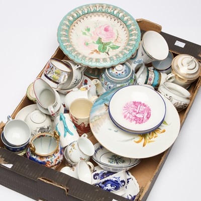 Lot 346 - A MIXED LOT OF CERAMICS