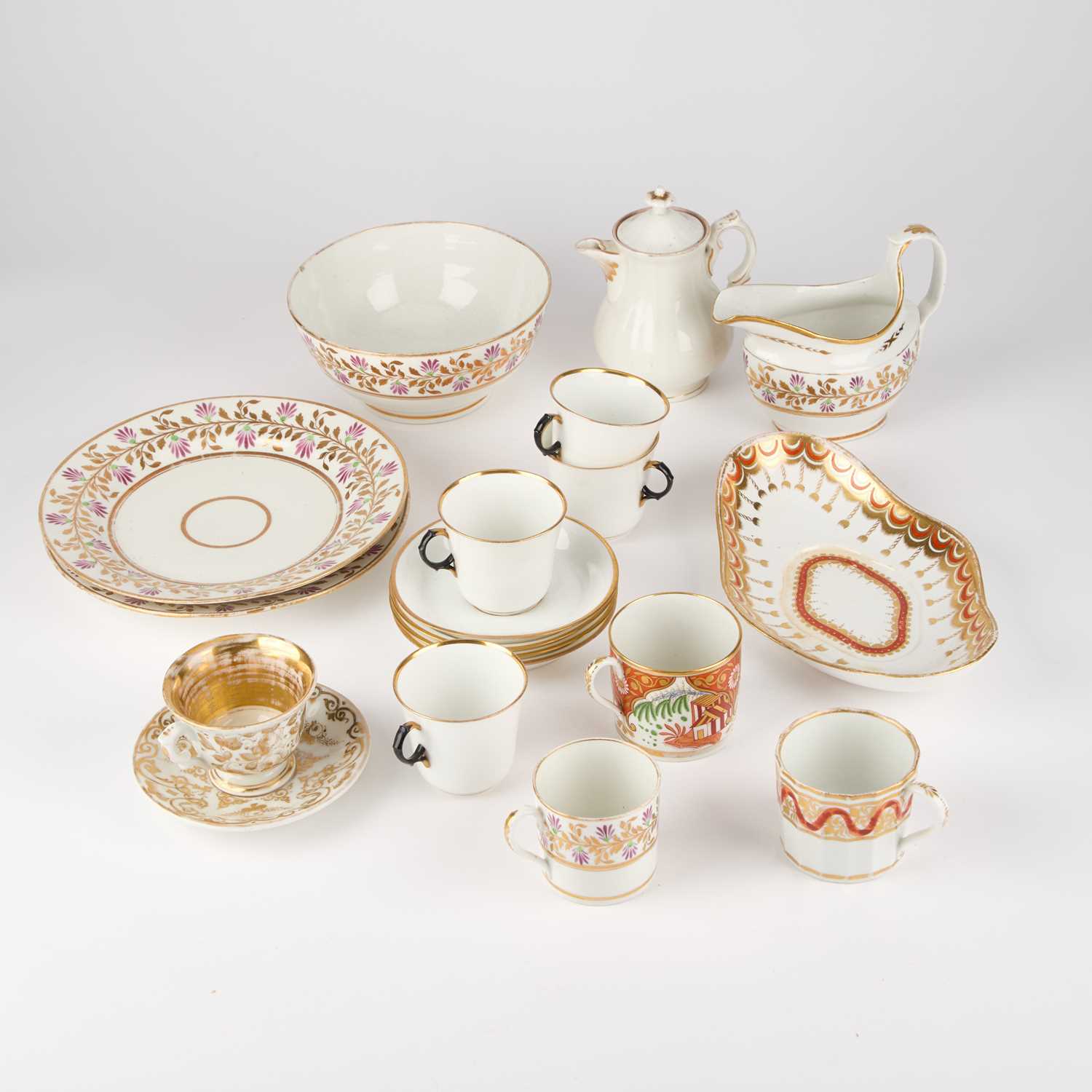 Lot 426 - A COLLECTION OF 18TH/ 19TH CENTURY PORCELAIN