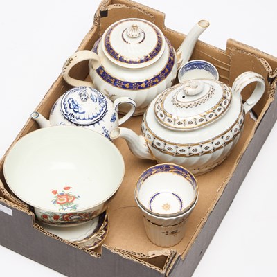 Lot 359 - A COLLECTION OF PORCELAIN