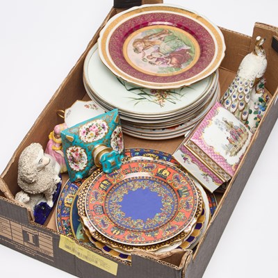 Lot 423 - A COLLECTION OF CERAMICS