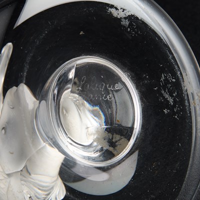 Lot 121 - A LALIQUE CENDRIER