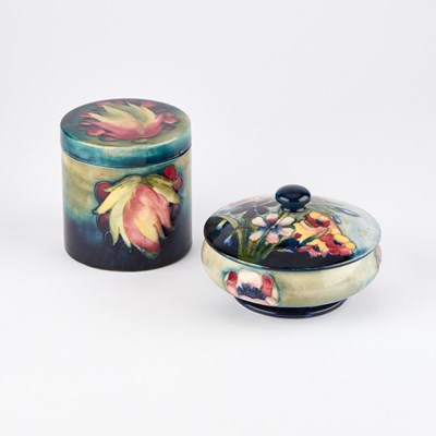 Lot 212 - A MOORCROFT POWDER BOWL TOGETHER WITH A MOORCROFT JAR AND COVER