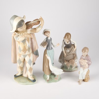 Lot 300 - FOUR LLADRO FIGURES