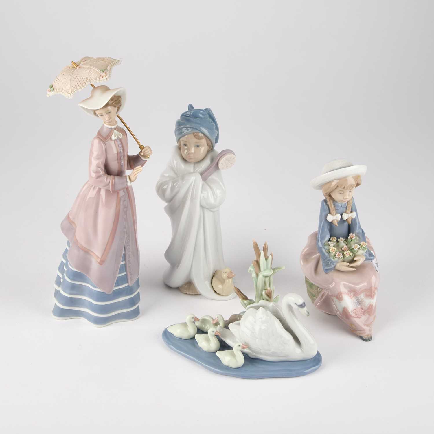 Lot 301 - FOUR LLADRO FIGURES