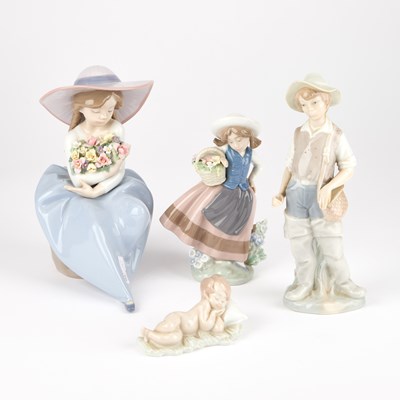 Lot 275 - FOUR LLADRO FIGURES