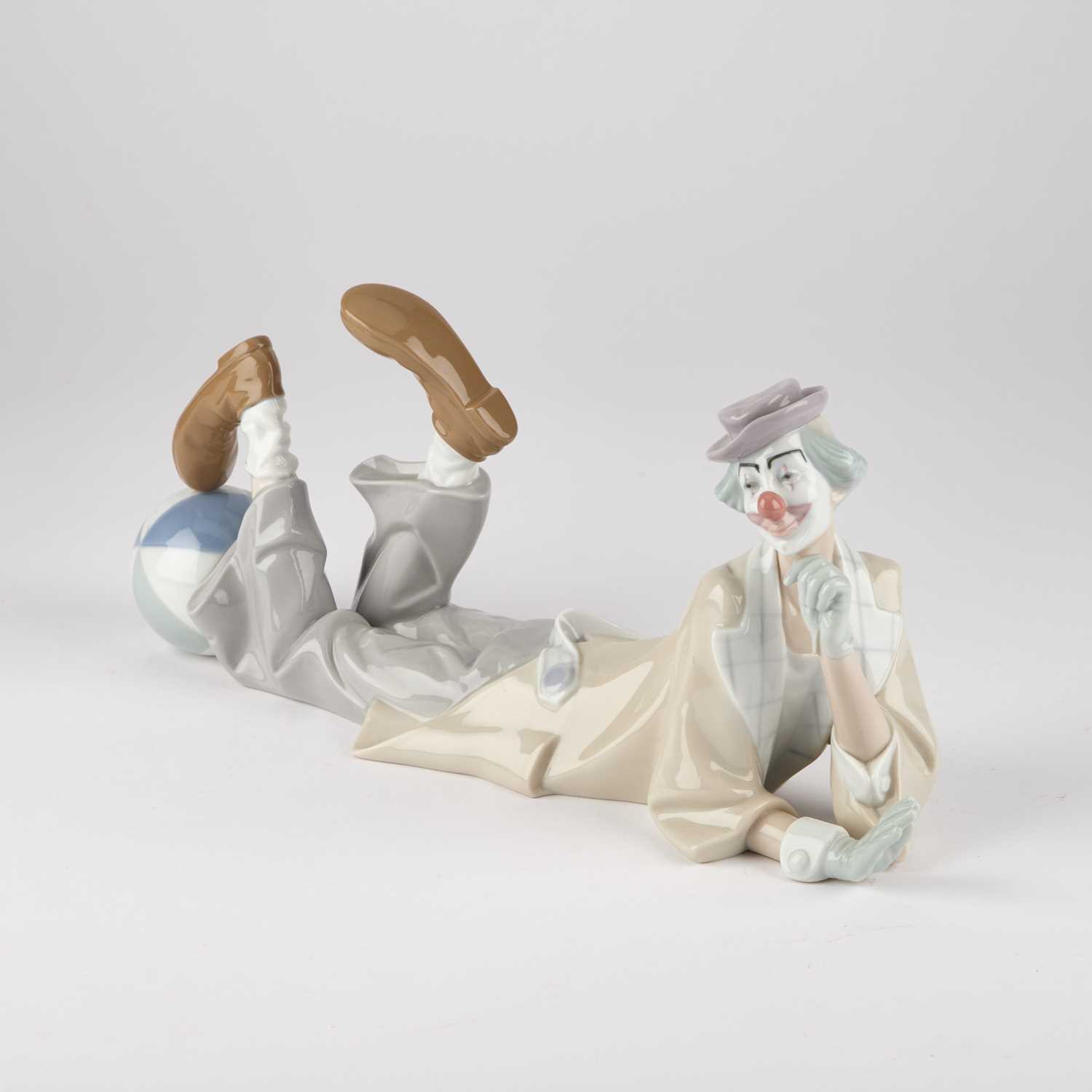 Lot 297 - A LARGE LLADRO FIGURE OF A CLOWN