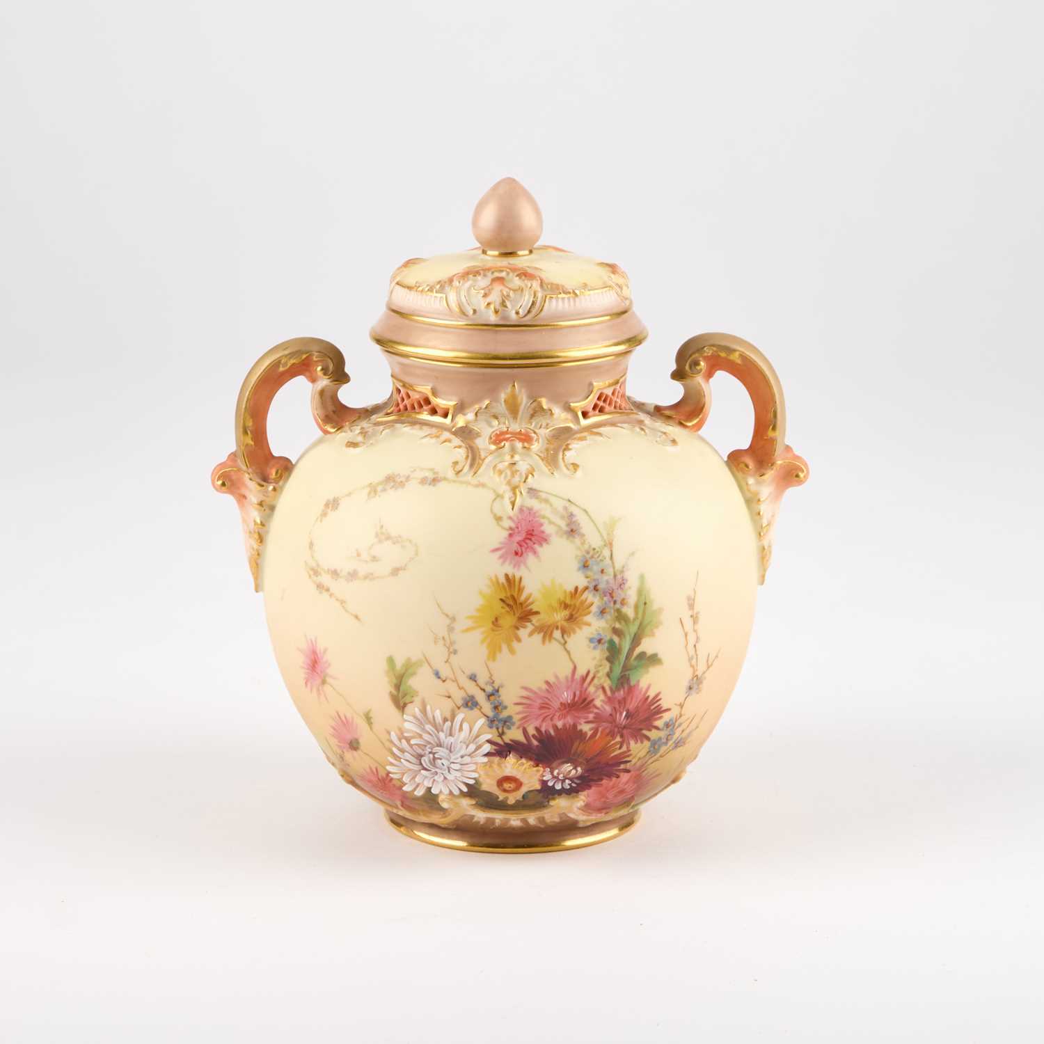 Lot 191 - A ROYAL WORCESTER TWO-HANDLED VASE AND COVER