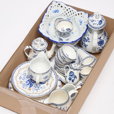 Lot 380 - A COLLECTION OF BLUE AND WHITE TABLE WARES