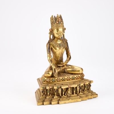 Lot 668 - A BRONZE BUDDHA