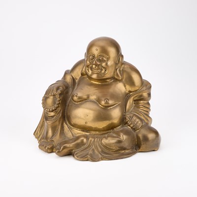 Lot 678 - A BRONZE BUDDHA