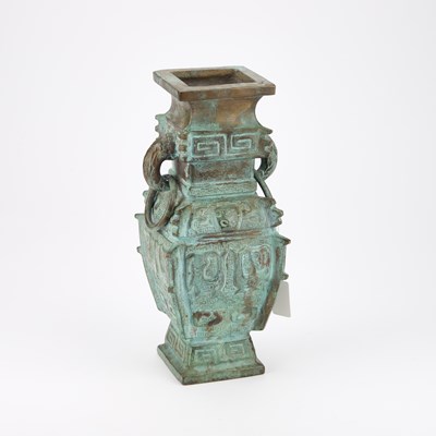 Lot 688 - A CHIINESE BRONZE VASE IN ARCHAIC STYLE