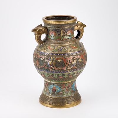 Lot 684 - A LARGE CHINESE ENAMEL DECORATED TWO-HANDLED VASE