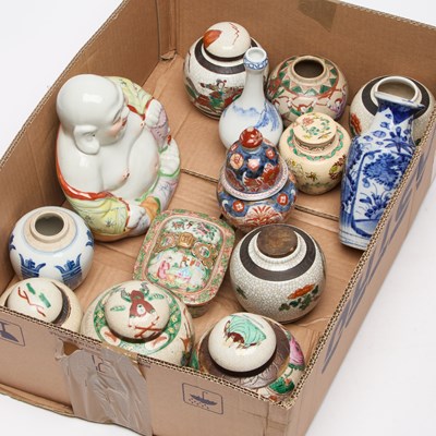 Lot 692 - A COLLECTION OF 19TH CENTURY AND LATER CHINESE AND JAPANESE CERAMICS