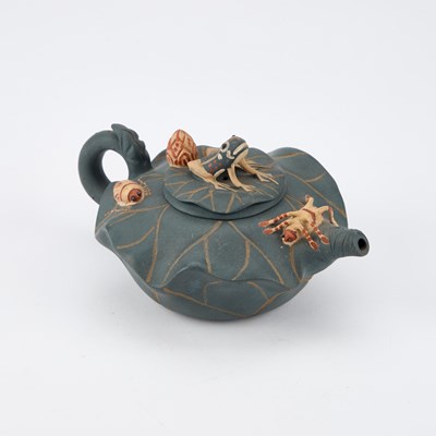 Lot 628 - A CHINESE YIXING TEAPOT