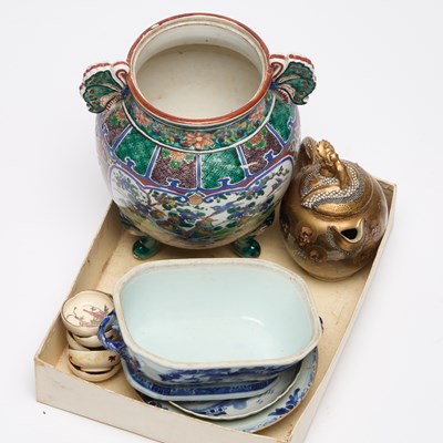 Lot 709 - A GROUP OG CHINESE AND JAPANESE CERAMICS