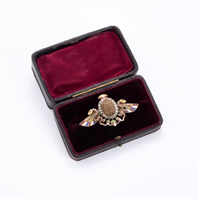 Lot 790 - AN ANTIQUE DIAMOND AND ENAMEL EGYPTIAN REVIVAL WINGED SCARAB BROOCH