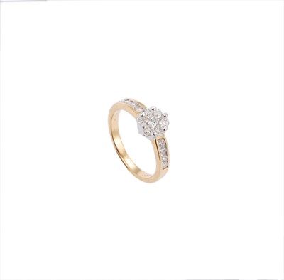 Lot 757 - A DIAMOND RING